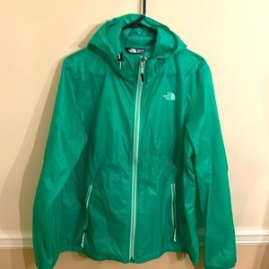 Woman’s XL The North Face Cam3 green hooded cyclone jacket